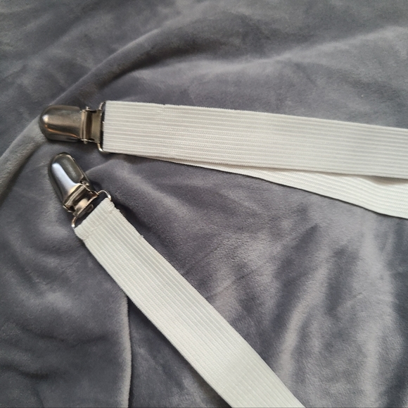 Loveseat Sofa Covers (3pcs with 1 long elastic clip band to secure cover) - Picture 4 of 8